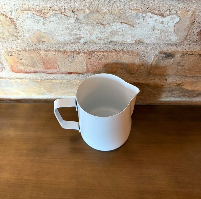 Espresso Gear – Non-Stick Milk Jug – 600 ml (White / Black)