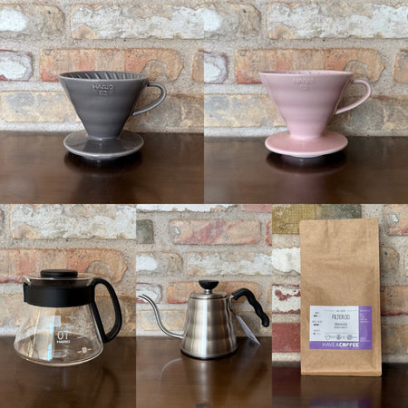 Adventskalender med kaffefiltre, kaffekande og specialkaffe til filterromantikeren.