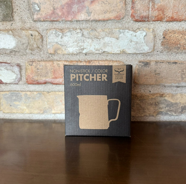 Espresso Gear – Non-Stick Milk Jug – 600 ml (White / Black)