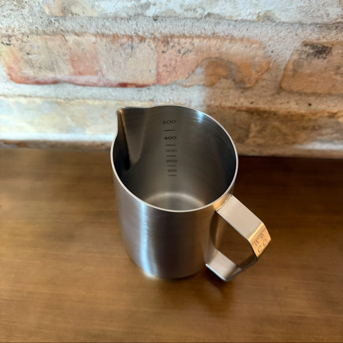 Barista &amp; Co – Dial In Milk Jug Steel – 600 ml