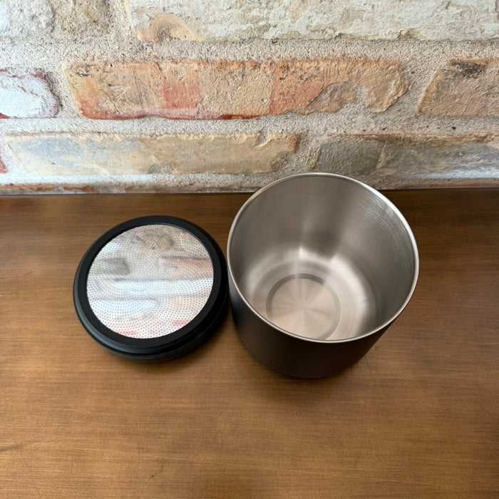 Fellow Atmos Kaffe Vakuum Beholder 0.7L  sort indvendig som er lavet af stål