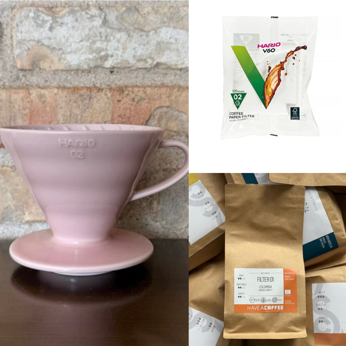 Hario V60-02 Julebundle – Dripper Pink, Filtre & 220 g Filterkaffe