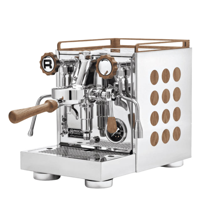 Rocket Appartamento espressomaskine i stål med træhåndtag og detaljer.